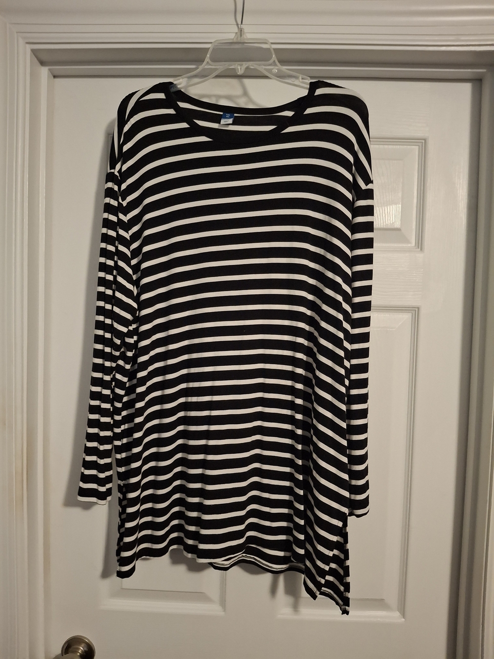 Old Navy Black and White Striped Long Sleeve Tunic